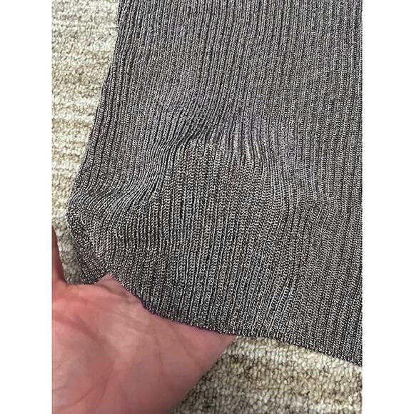 H & M Metallic Fiber Blend Shimmery Ribbed Short Sleeved Women Top Size M - Picture 9 of 9